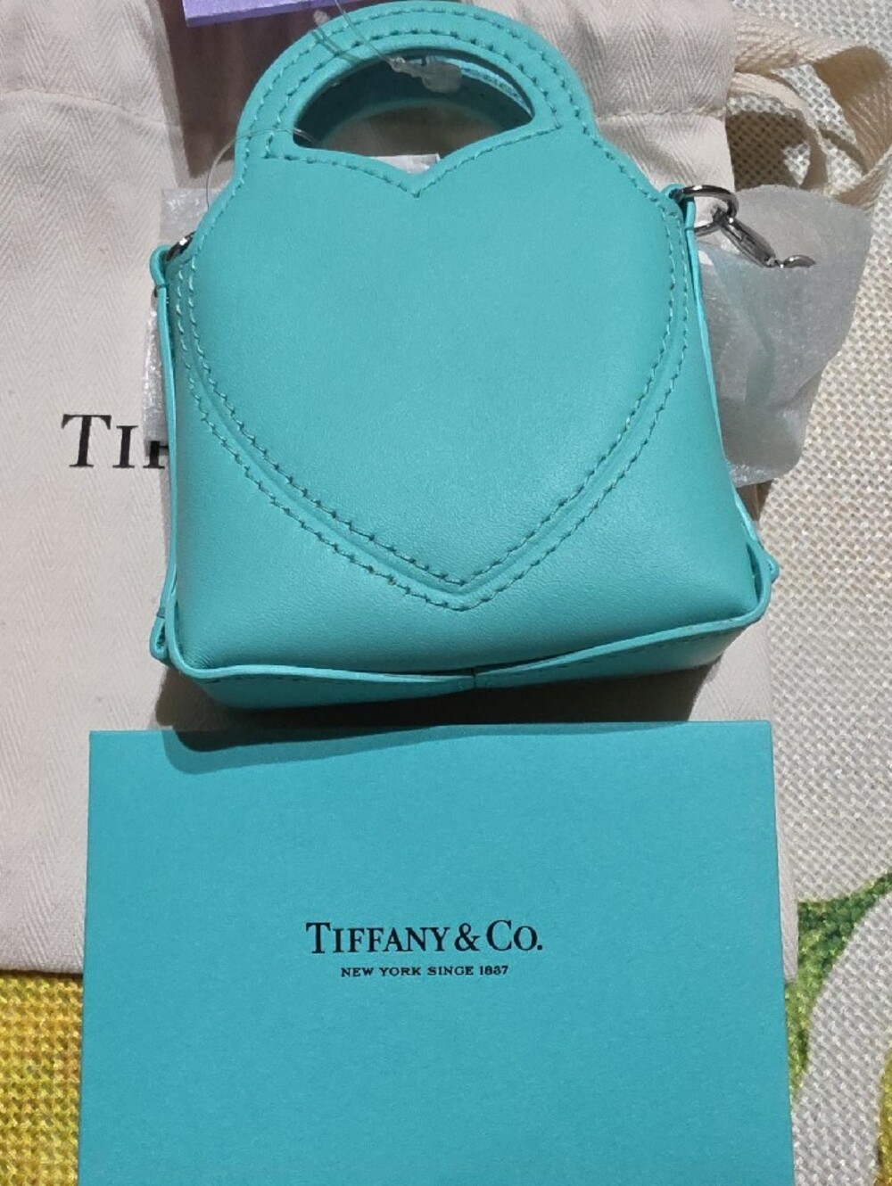Tiffany & Co. Mini Heart Tote Charm in Tiffany Blue - Picture 3 of 8